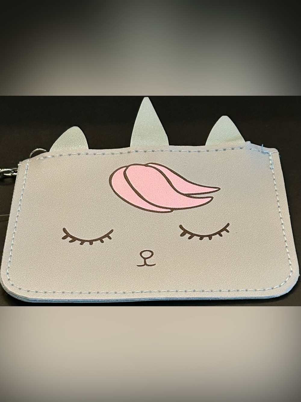 Kids Light Gray Unicorn 🦄 Zip-Top Coin Case Wallet with Pink Mane Accent